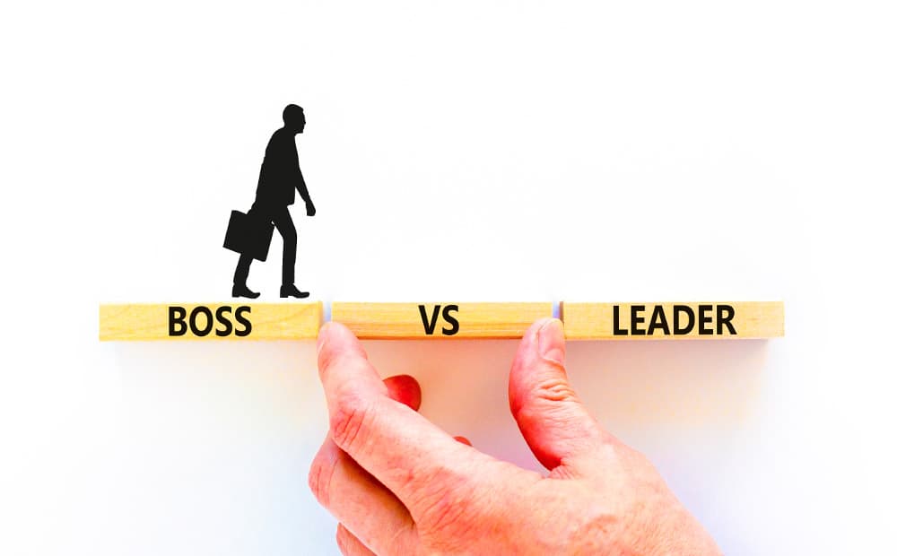 Leader vs. boss: understand the differences and improve your management style